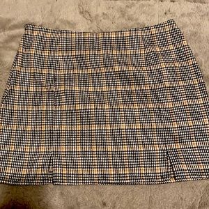 Houndstooth short skirt